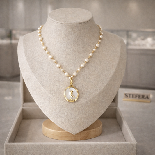 Marine pearl necklace